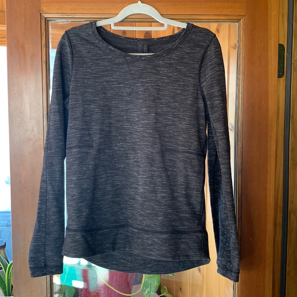 Lululemon athletic warm pullover Size8